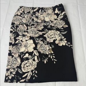 White House Black Market Black and Cream Floral Pencil Skirt